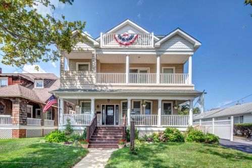 206 8th Ave, Belmar, NJ 07719-2216