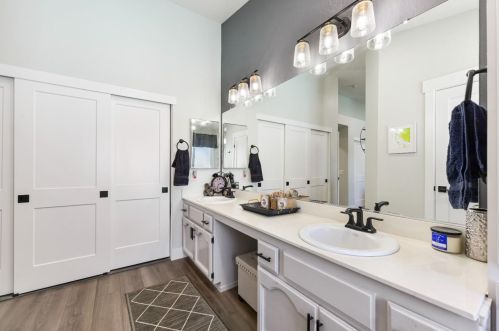 9901 Falcon Meadow Dr, Elk Grove CA 95624-2761 exterior