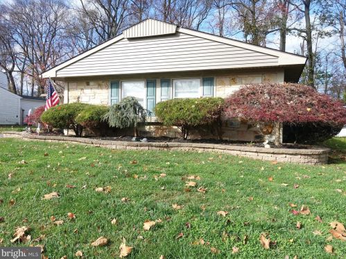 261 Northampton Dr, Willingboro, NJ 08046-1351