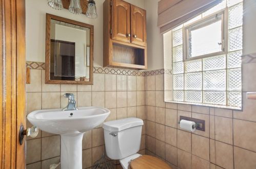 124 Larkspur St, Whitaker PA  15120-2205 exterior