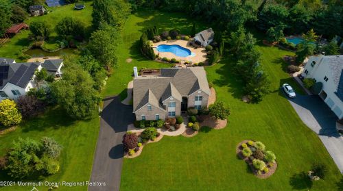 120 Round Hill Dr, East Freehold, NJ 07728-8209