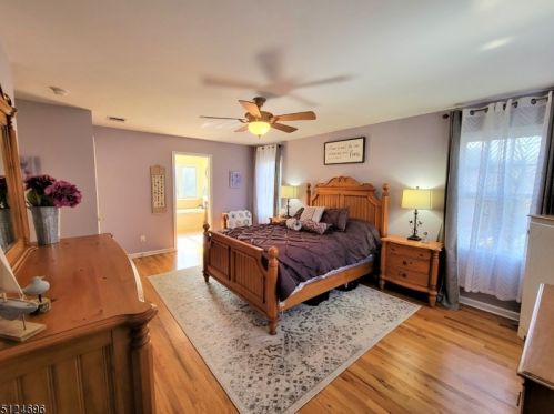 85 Long Hill Rd, Gillette NJ  07933-1410 exterior