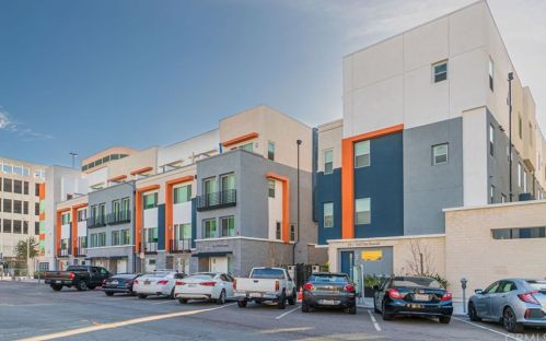 241 Elm Ave, Long Beach CA 90807-3403 exterior