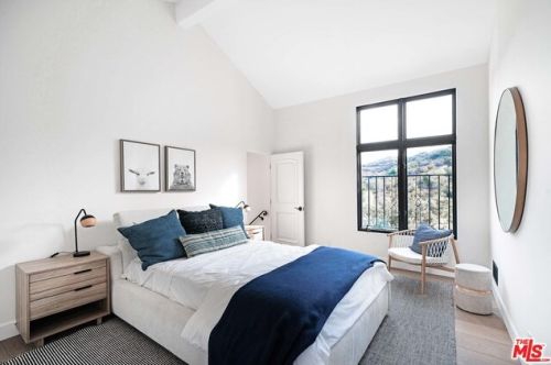 3170 Santa Maria Rd, Topanga CA  90290-4307 exterior