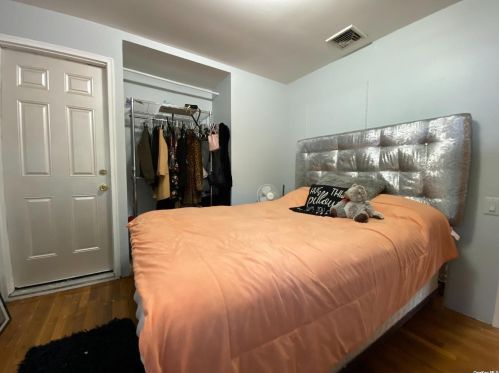 672 Larkfield Rd, Elwood NY  11731-5914 exterior