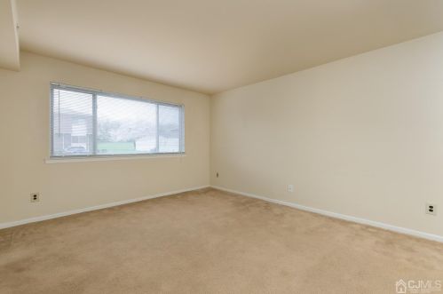1301 Bradley Ct, Princeton NJ  08540-9547 exterior