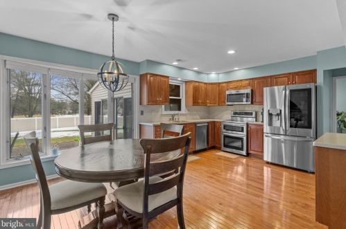 770 Dawes Dr, Yardley PA 19067-4335 exterior