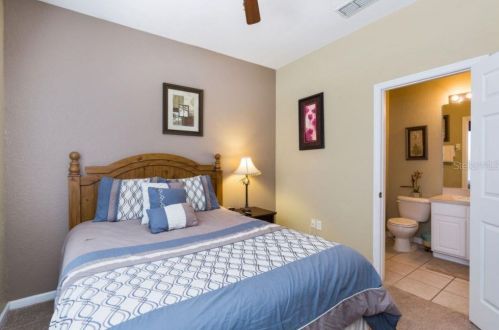 2539 Renshaw St, Kissimmee FL 34747-2108 exterior