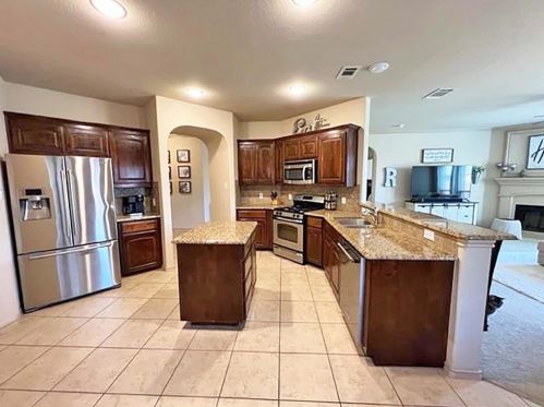 2225 Laurel Forest Dr, Fort Worth, TX 76177-3510