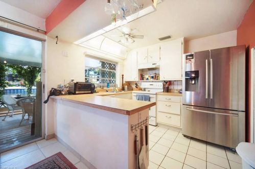 2381 Oleander St, Saint James City FL  33956-2074 exterior