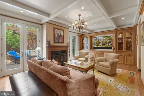 1211 28 St, Washington DC 20007-3355 exterior