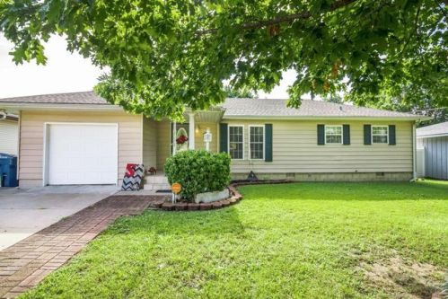 205 Ohio St, Angola, KS 67337-1216