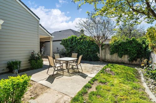 1749 Cape Cod Cir, Lodi CA  95242-4204 exterior