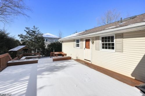 1 Prince Rd, Parsippany NJ  07054-4822 exterior
