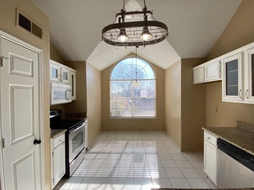 1728 Pacific Pl, Fort Worth TX  76112-4620 exterior