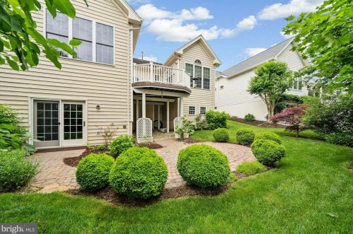 5433 Rodriquez Ln, Haymarket VA  20169-6100 exterior