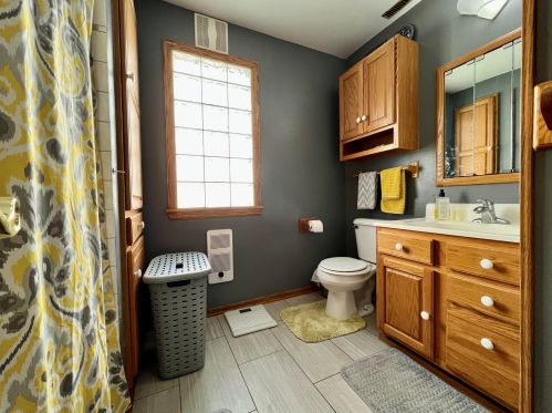 3658 89, Milwaukee WI 53228-1533 exterior