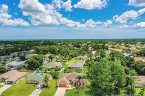 4125 Bamberg St, Fort Pierce, FL 34953-6114