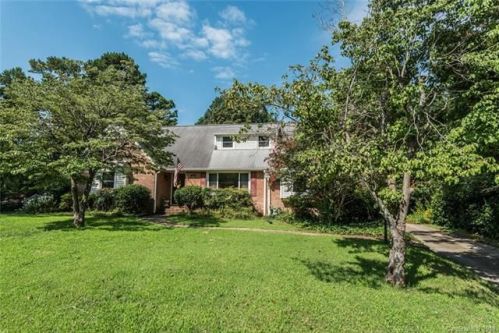 1217 Colonial Dr, Salisbury, NC 28144-2209