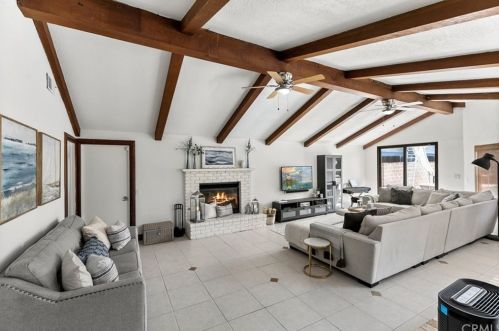 953 Laurel Dr, Orange, CA 92867-6277