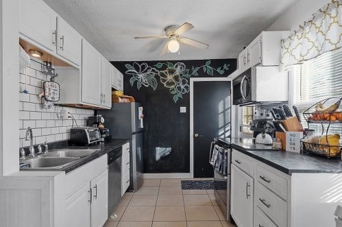 14 Quobaug Ave, Oxford, MA 01540-2119