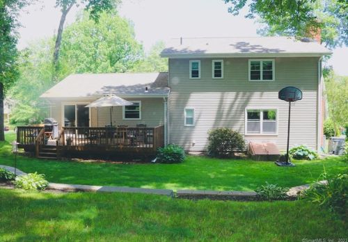 26 Ridge Rd, Southington CT  06489-2437 exterior