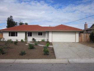1110 Westward Dr, Hollister, CA 95023-5719