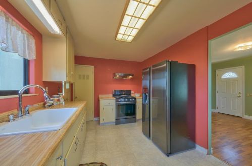 1237 Flores St, Seaside CA  93955-5516 exterior