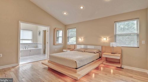 7127 Roosevelt Ave, Falls Church VA  22042-1623 exterior