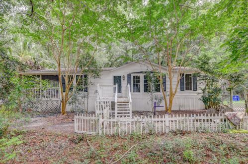 663 Main Rd, Johns Island, SC 29455-3415