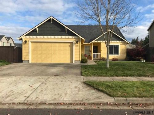 560 Lavender St, Silverton, OR 97381-1482