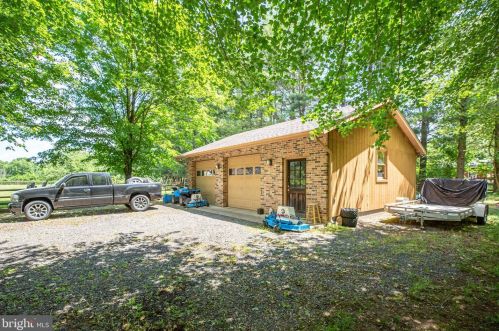 2327 Contest Ln, Haymarket VA  20169-1209 exterior