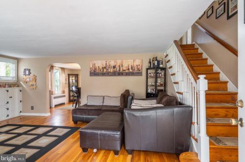 325 Moreland Rd, Willow Grove PA  19090-3507 exterior