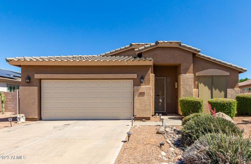 2072 Torrey Pines Pl, Chandler, AZ 85249-4825