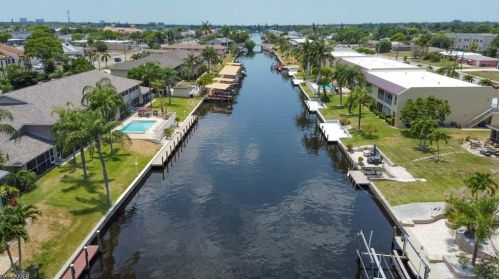 1409 46th Ln, Cape Coral, FL 33904-8663