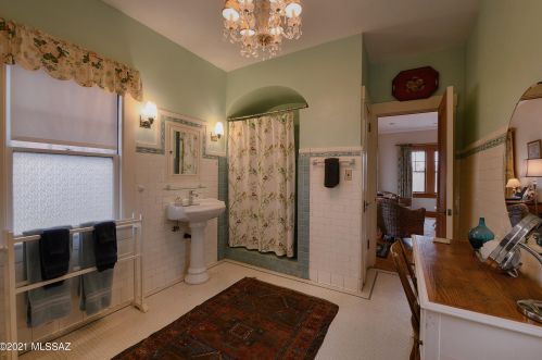 309 1 St, Tucson AZ 85705-7818 exterior