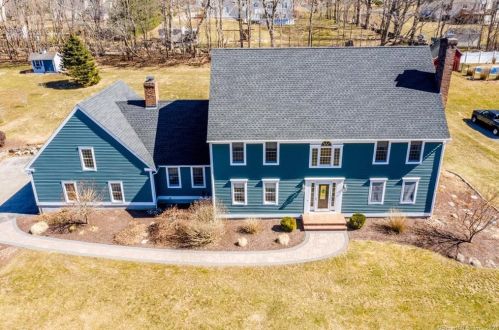 45 Country Ln, Hebron, CT 06248-1424