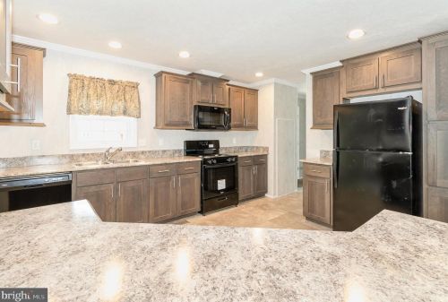 53 Meadowview Dr, Paradise Park, PA 17068-9769