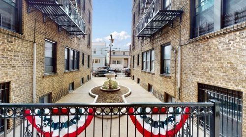 150 St, Union City NJ  07087-6038 exterior