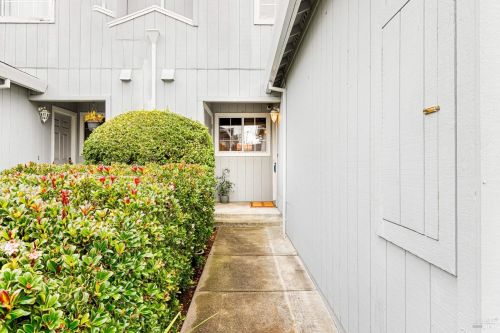 1770 Marlow Rd, Santa Rosa, CA 95401-4134