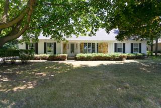 1760 Lake Breeze Rd, Oshkosh, WI 54904-9382