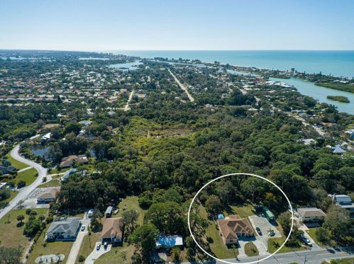 519 Laurel Rd, Nokomis FL  34275-5243 exterior