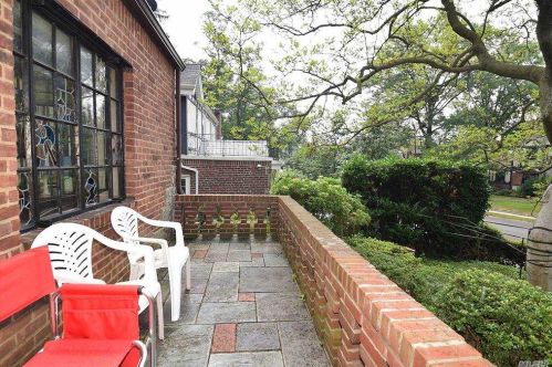 84-57 Avon St, Jamaica, NY 11432-2302