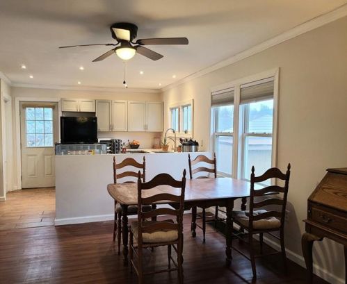 3137 Oregon Dr, New Kensington, PA 15068-2829