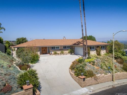 3927 Westfall Dr, Van Nuys, CA 91436-3709