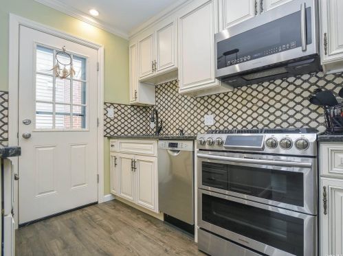 75 Willow St, Floral Park NY  11001-3401 exterior