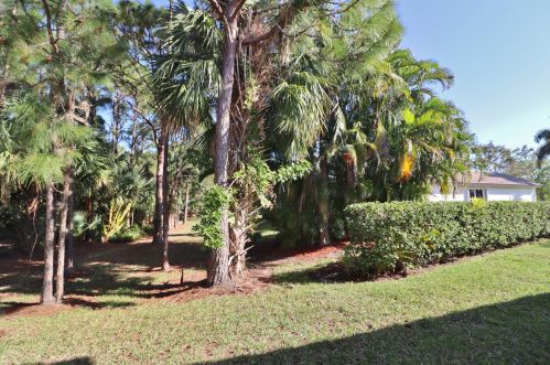 400 Sunview Way, Fort Pierce FL  34986-2655 exterior