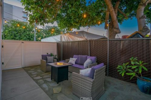 21322 Western Ave, Torrance CA  90501-2953 exterior