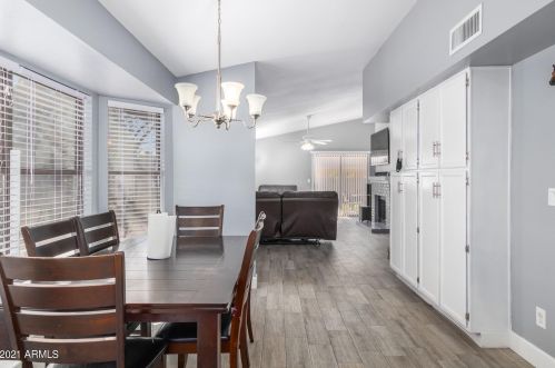 6441 Golden Ln, Glendale AZ  85302-4440 exterior