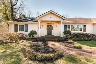 1164 Lakewood Dr, Lexington, KY 40502-2526